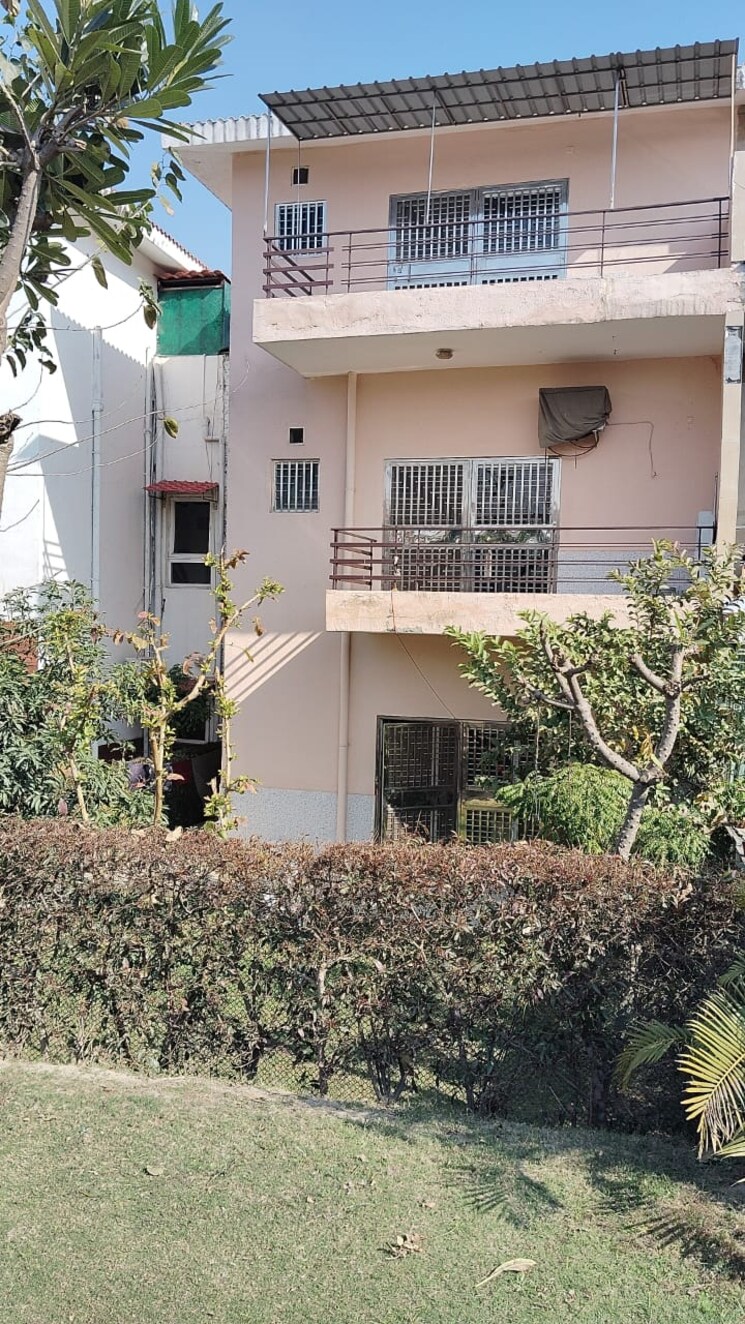Exterior View, gnda-flats  121 Sq.Mt. Plot In Zeta I Greater Noida Greater Noida 8690542