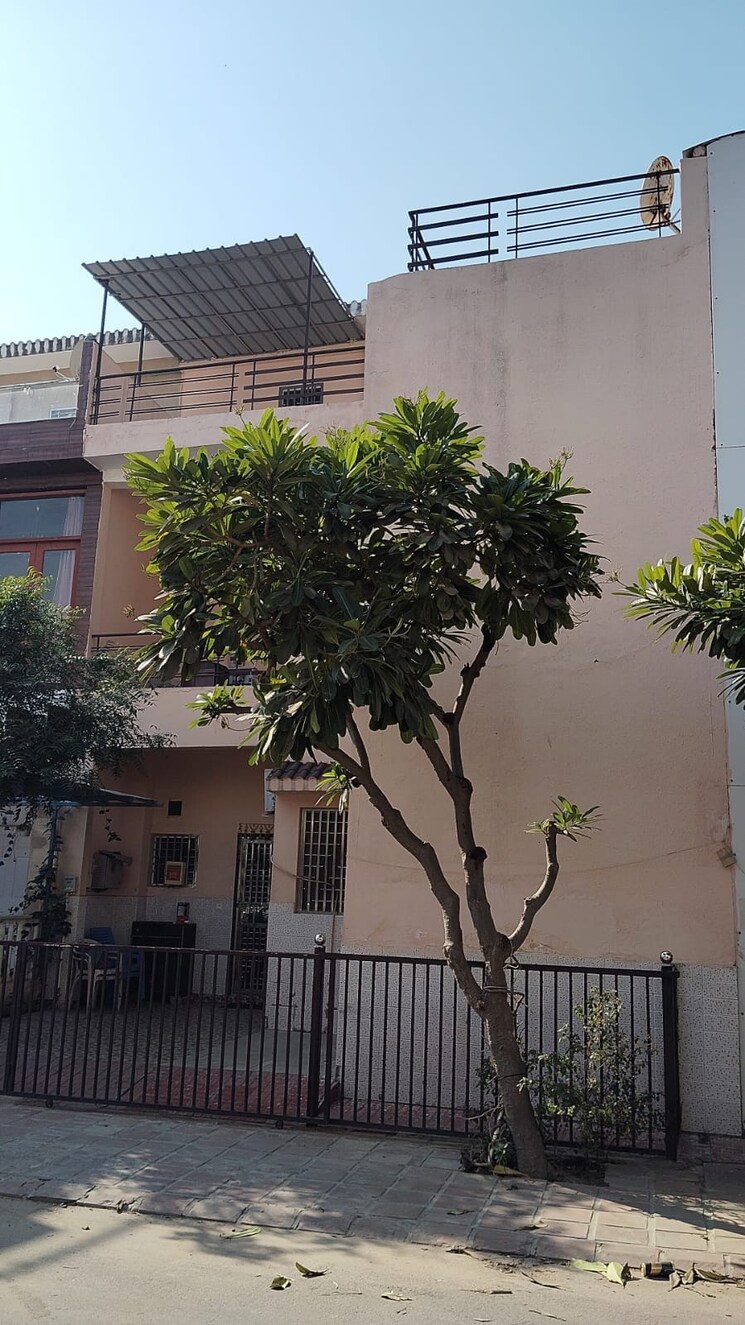 Exterior View, gnda-flats  121 Sq.Mt. Plot In Zeta I Greater Noida Greater Noida 8690542