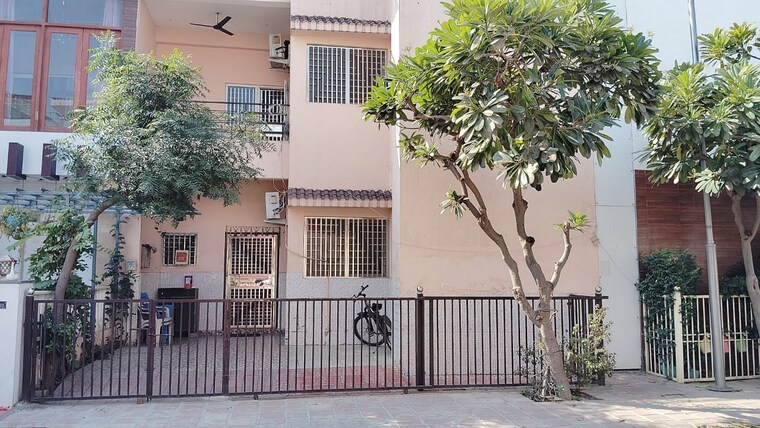 Exterior View, gnda-flats  121 Sq.Mt. Plot In Zeta I Greater Noida Greater Noida 8690542