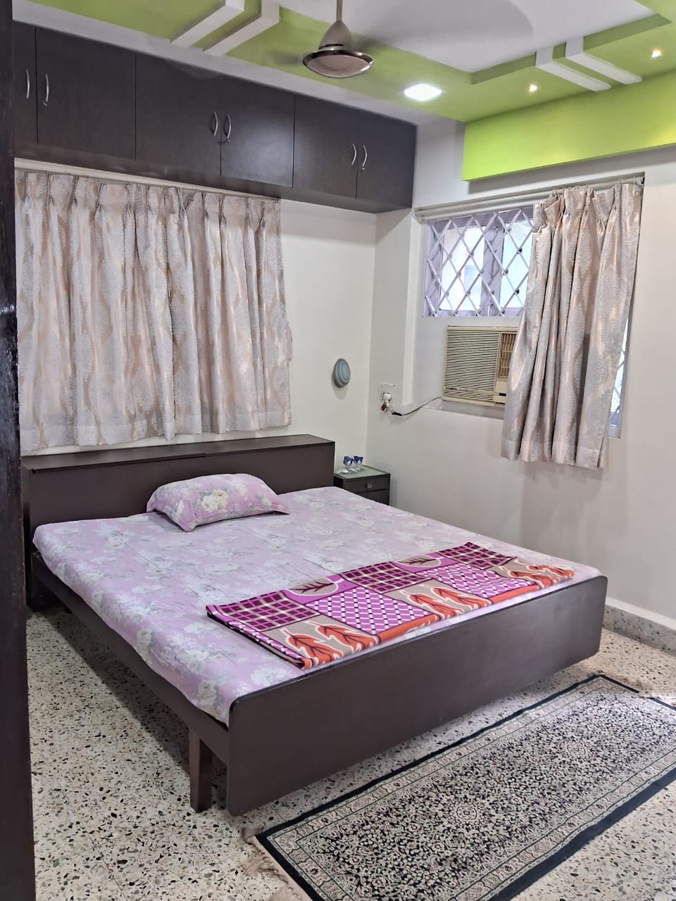 1.5 BHK + Extra Room Apartment For Rent in Santacruz West