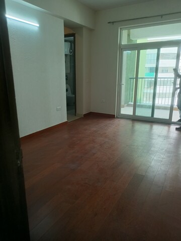 Room in 4 BHK Apartment at Parx Laureate, Sector 108 – for Rent