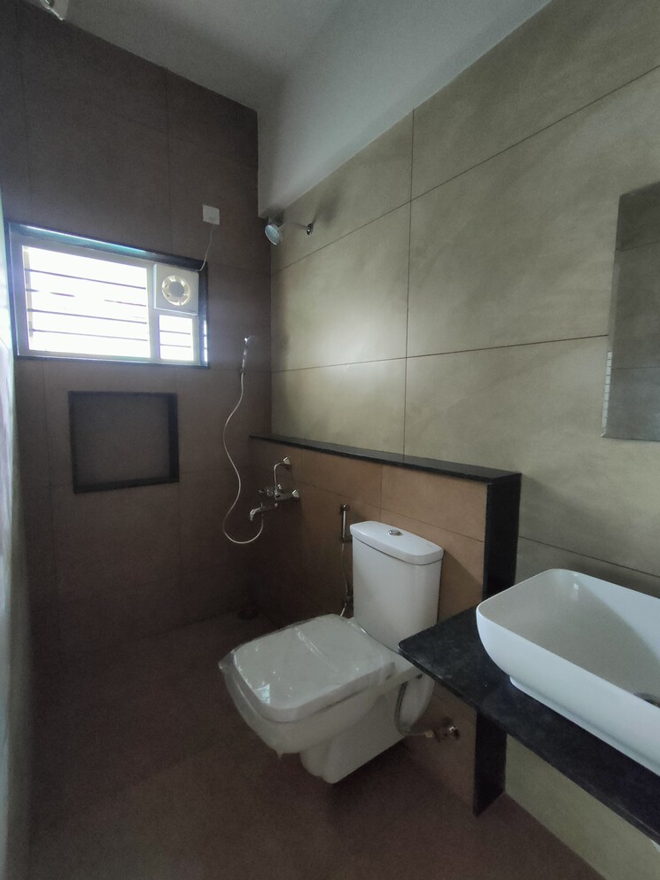 Bathroom, hsr layout 2 Bedroom 1100 Sq.Ft. Builder Floor In Hsr Layout Bangalore 8690587