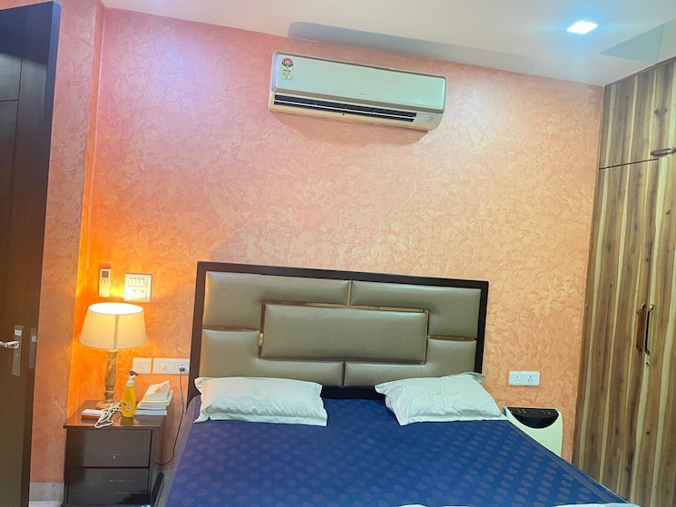 Master Bedroom, hauz khas 3 Bedroom 250 Sq.Yd. Builder Floor In Hauz Khas Delhi 8690597