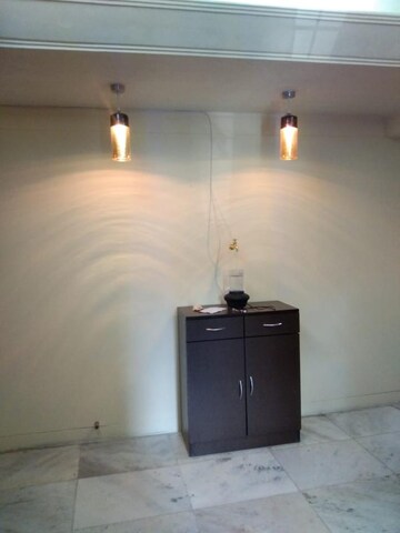 Room in 2 BHK Apartment at Milton Apartment, Santacruz West – for Rent