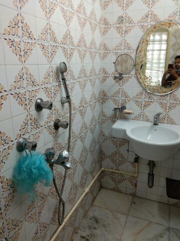 Bathroom in 2 BHK Apartment at Milton Apartment, Santacruz West – for Rent