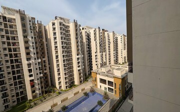 3 BHK Apartment For Rent in Saya Gold Avenue, Vaibhav Khand