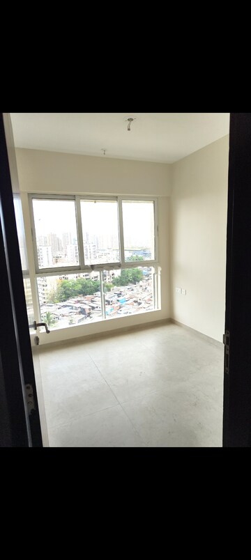 Room in 2 BHK Apartment at Godrej Nest Kandivali, Kandivali East – for Rent