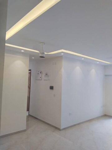 Room in 3 BHK Apartment at Godrej Urban Park, Chandivali – for Rent