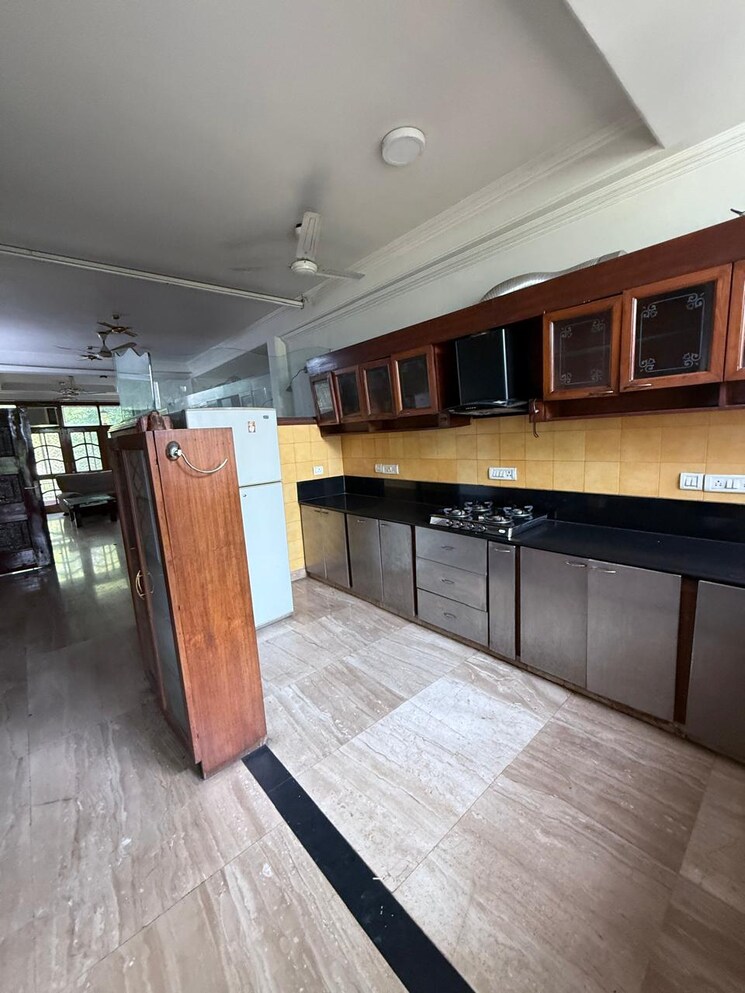 Kitchen, gulmohar park 3 Bedroom 200 Sq.Yd. Builder Floor In Gulmohar Park Delhi 8690668