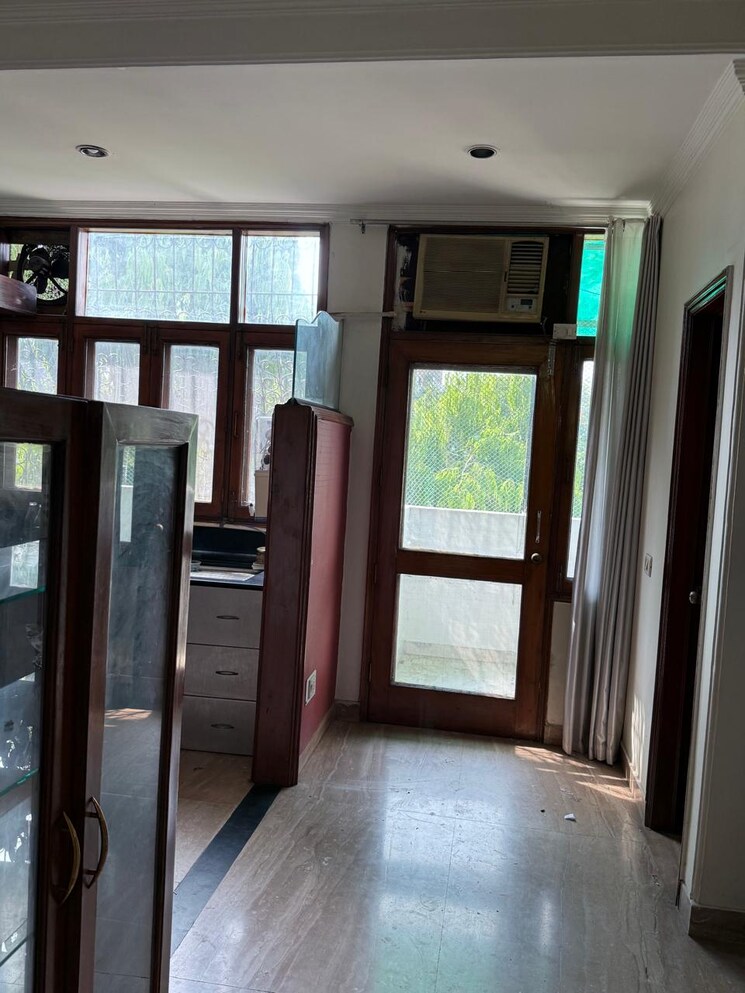 Kitchen, gulmohar park 3 Bedroom 200 Sq.Yd. Builder Floor In Gulmohar Park Delhi 8690668