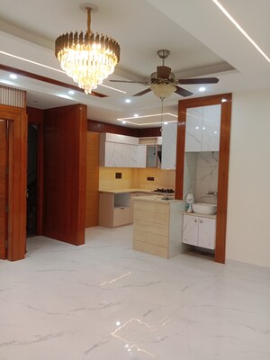 Room in 3 BHK Builder Floor at Divya Kunj, Niti Khand – for Sale