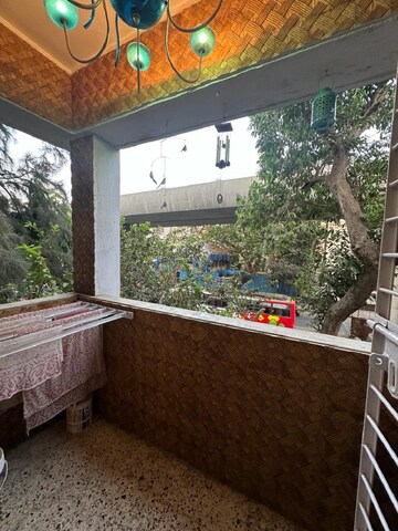 Balcony in 1.5 BHK Apartment at Santacruz West – for Rent
