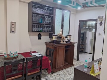 Living Room in 1.5 BHK Apartment at Santacruz West – for Rent