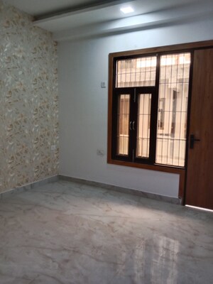 Room in 3 BHK Builder Floor at Divya Kunj, Niti Khand – for Sale