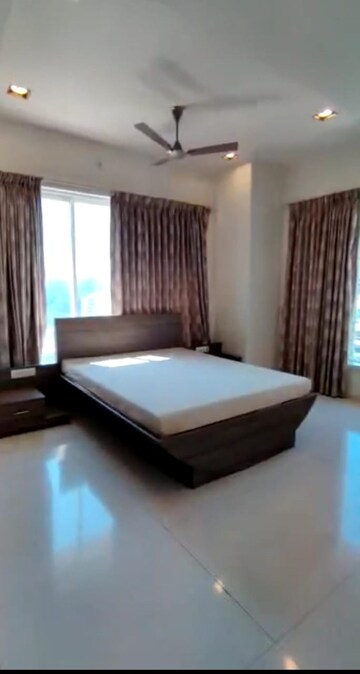 Bedroom in 6 BHK Apartment at Girgaum Chowpatty – for Sale