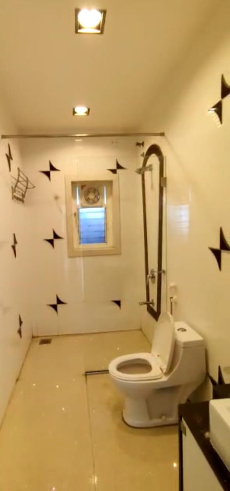 Bathroom, girgaum chowpatty 6 Bedroom 4675 Sq.Ft. Apartment In Girgaum Chowpatty Mumbai 8690758