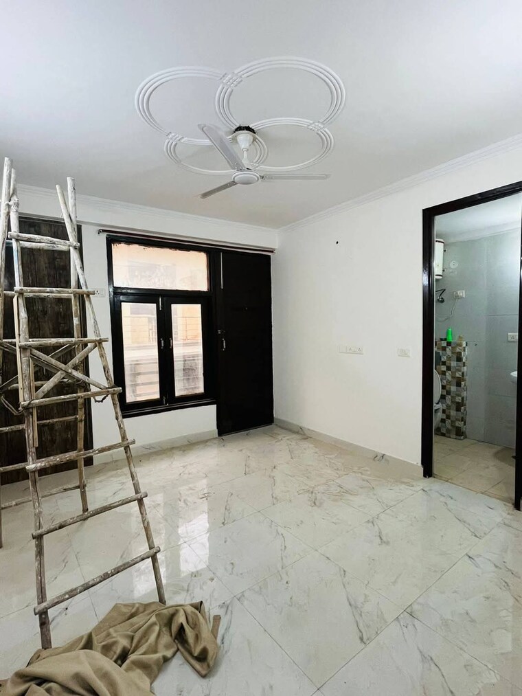 Room, rwa-tomar-colony 2 Bedroom 450 Sq.Ft. Builder Floor In Mukundpur Delhi 8690854