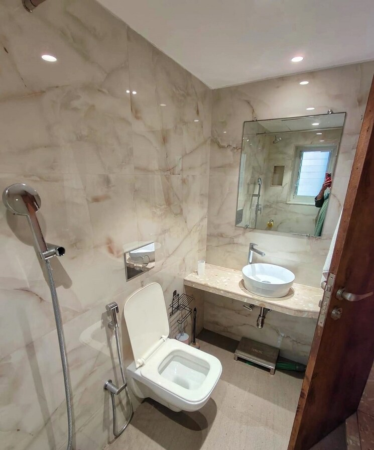 Bathroom, bandra west 1 Bedroom 550 Sq.Ft. Apartment In Bandra West Mumbai 8690971
