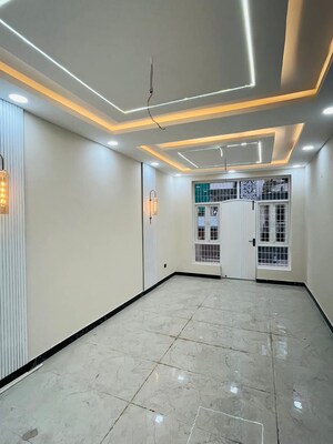 Room in 3 BHK Builder Floor at Srishti Greenfield Homes, Green Fields Colony – for Sale