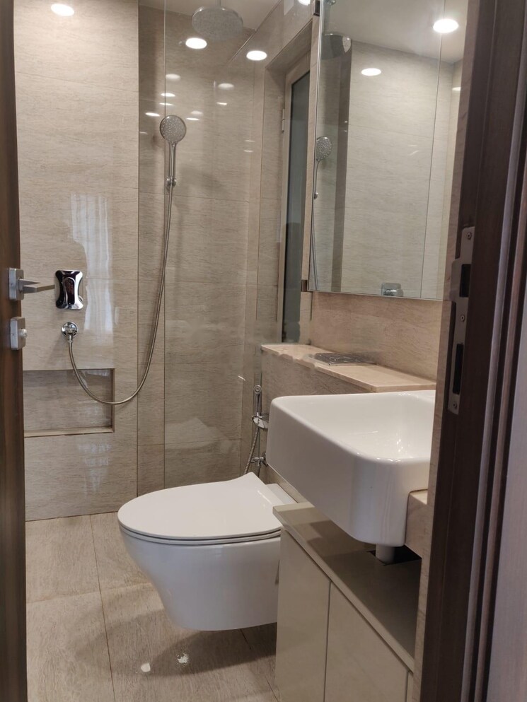 Bathroom, hiranandani-regent-hill 1 Bedroom 480 Sq.Ft. Apartment In Powai Mumbai 8690915