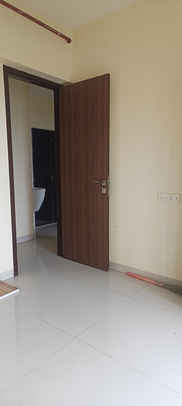 Room in 2 BHK Apartment at B & M Atlantis, Ghansoli – for Rent