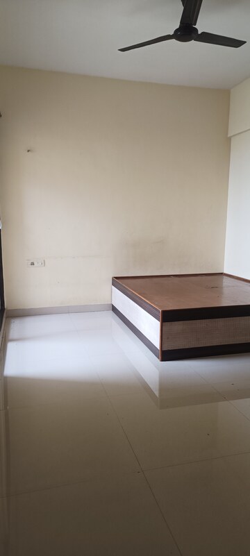 Room in 2 BHK Apartment at B & M Atlantis, Ghansoli – for Rent