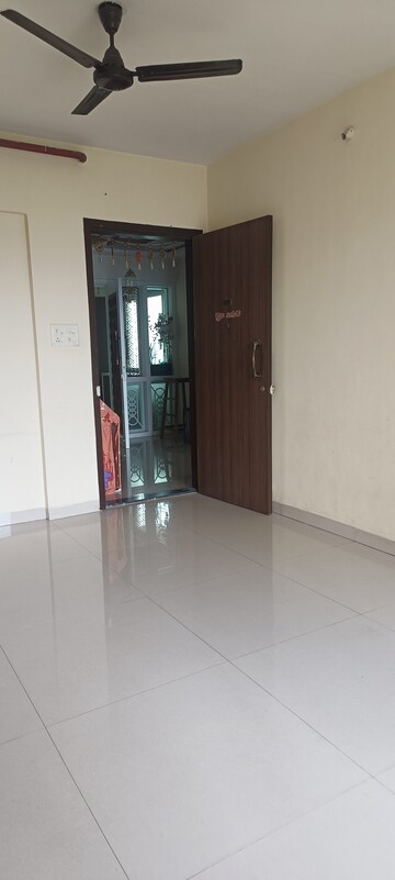 Room in 2 BHK Apartment at B & M Atlantis, Ghansoli – for Rent