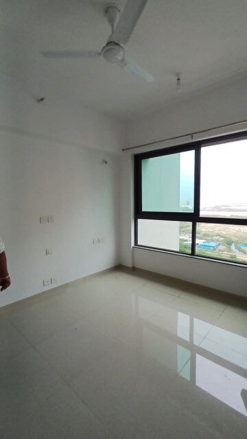 Bedroom in 2 BHK Apartment at Kalpataru Immensa, Kolshet Road – for Rent
