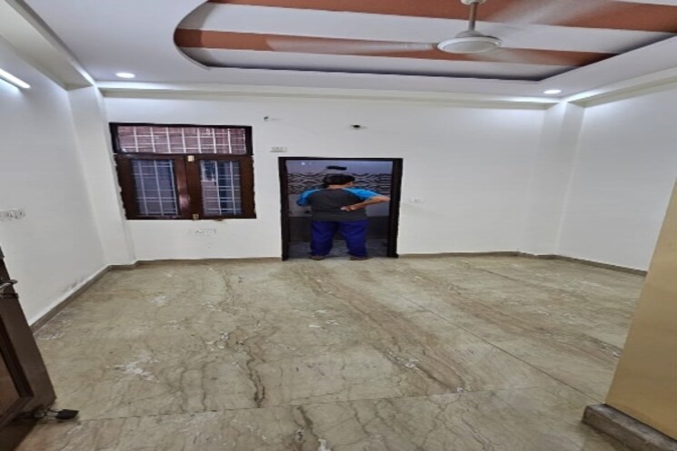 Room, shakti khand iii 3 Bedroom 1200 Sq.Ft. Builder Floor In Shakti Khand Iii Ghaziabad 8691011