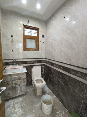 3 BHK Builder Floor For Sale in Srishti Greenfield Homes, Green Fields Colony