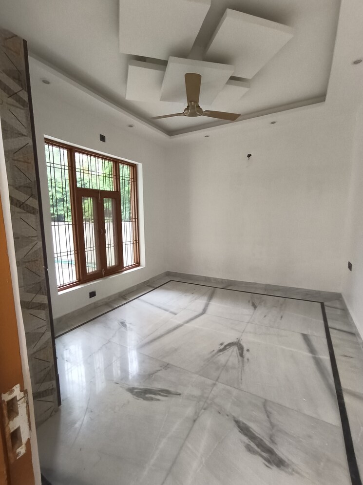 Room, srishti-greenfield-homes 3 Bedroom 1400 Sq.Ft. Builder Floor In Green Fields Colony Faridabad 8691127