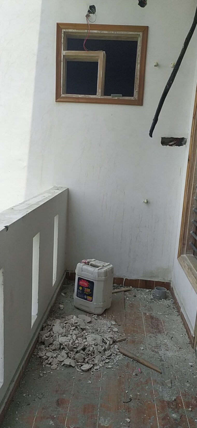 Balcony, sector 85 3 Bedroom 250 Sq.Yd. Builder Floor In Sector 85 Faridabad 8691215