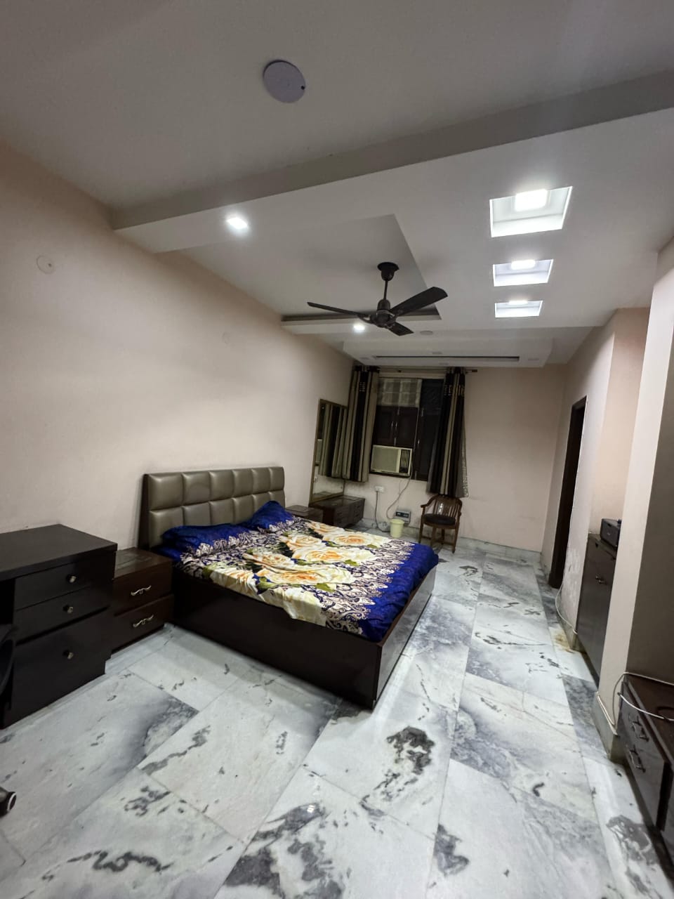 2 BHK Apartment For Rent in Karol Bagh