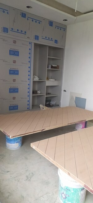 Room in 3 BHK Builder Floor at Sector 85 – for Sale