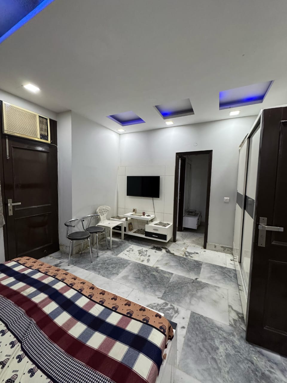 2 BHK Apartment For Rent in Karol Bagh