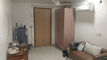 Bedroom in 2 BHK Apartment at Karol Bagh – for Rent