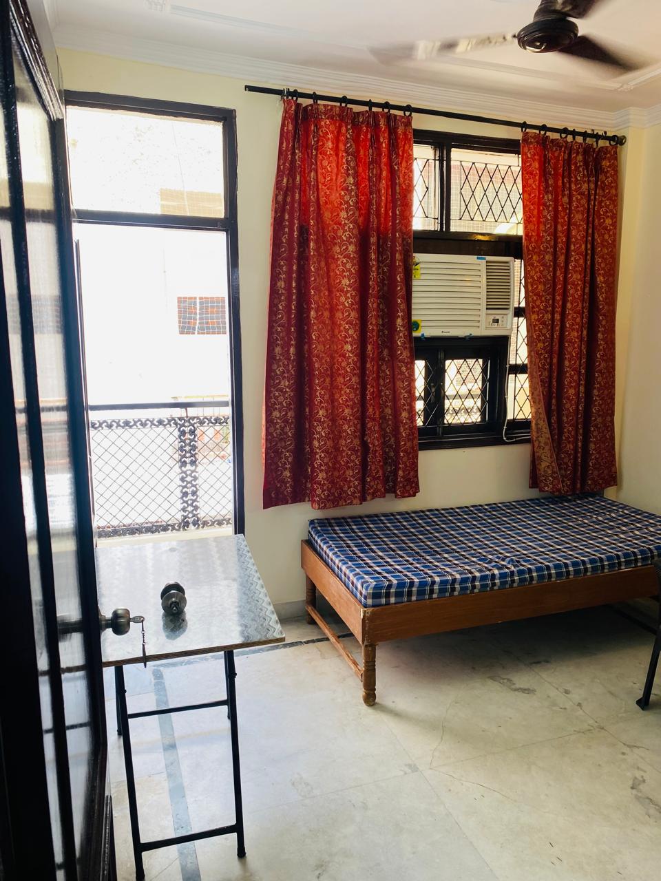 2 BHK Apartment For Rent in Karol Bagh