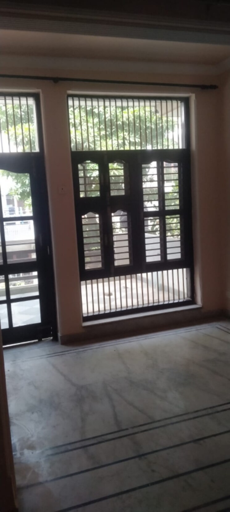 Exterior View, sector 31 2 Bedroom 165 Sq.Yd. Builder Floor In Sector 31 Gurgaon 8691245