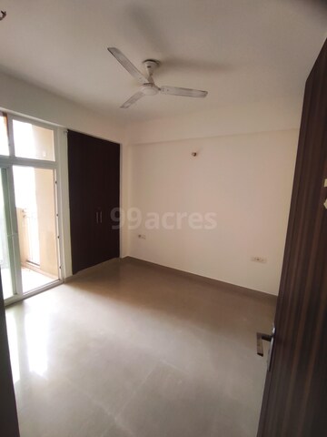 Room in 2 BHK Apartment at Ajnara Homes, Sector 16b Greater Noida – for Sale