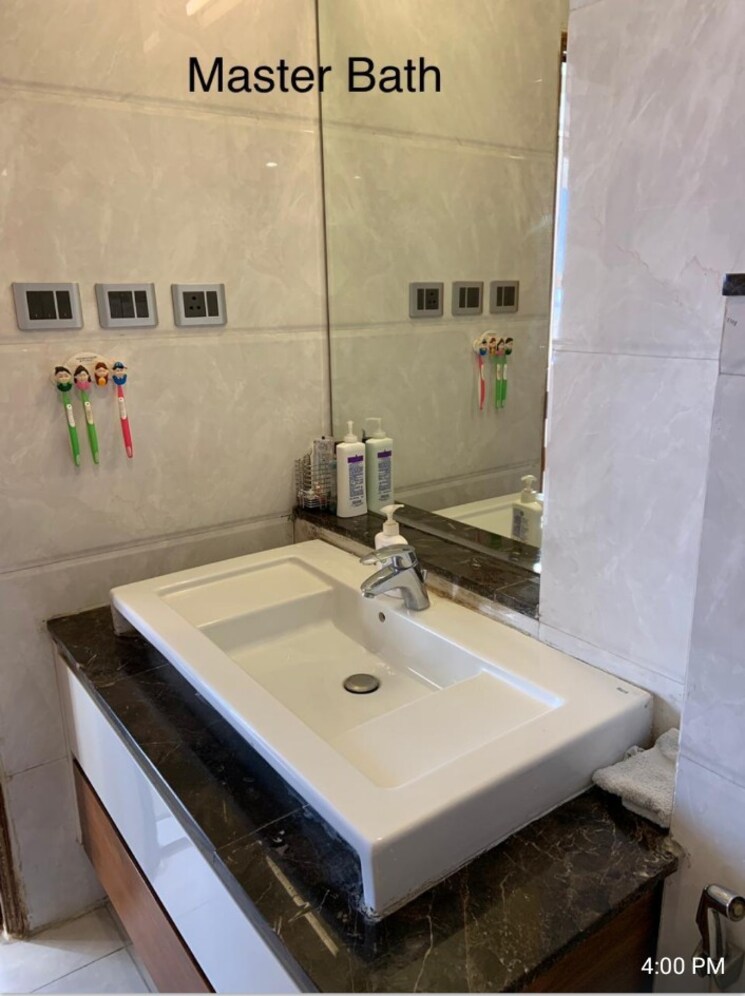 Bathroom, dlf-richmond-park 3 Bedroom 2050 Sq.Ft. Apartment In Sector 43 Gurgaon 8691366