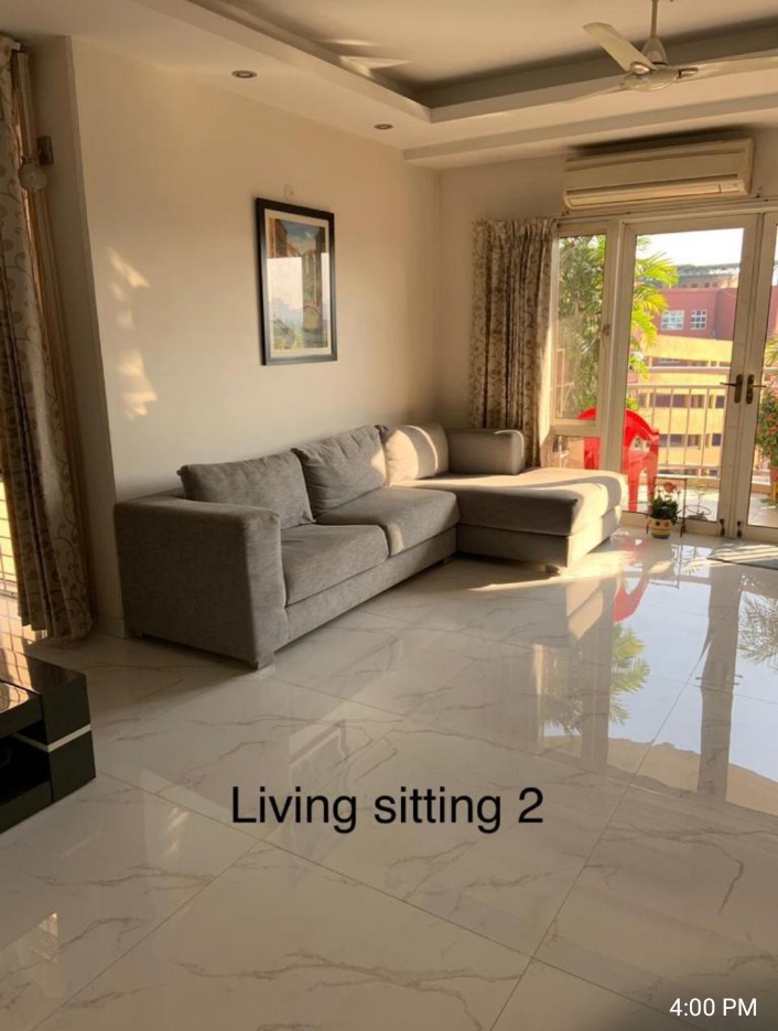 3 BHK + Pooja Room,Servant Room Apartment For Rent in DLF Richmond Park