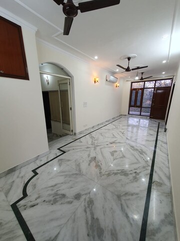 Room in 4 BHK Builder Floor at Sarvodaya Enclave – for Rent