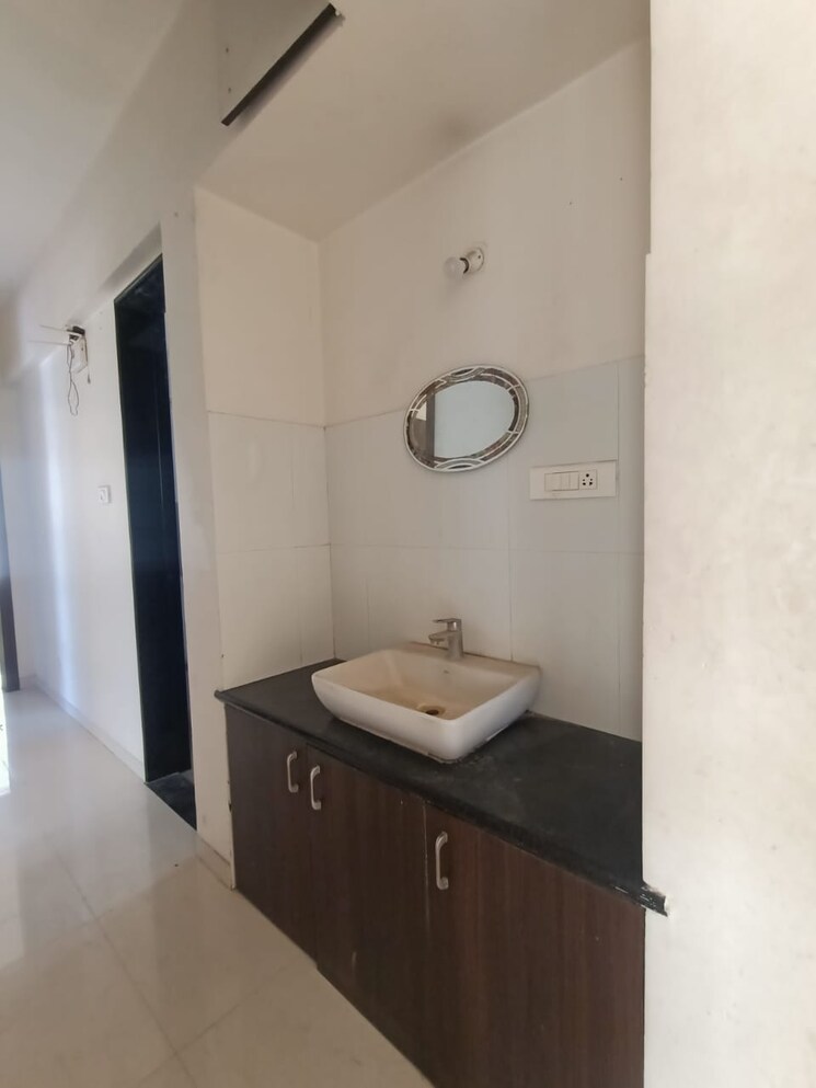 Bathroom, bhojwani-the-nook 3 Bedroom 1200 Sq.Ft. Apartment In Tathawade Pune 8691444