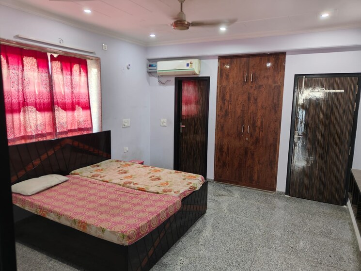 Bedroom, ardee-city 3 Bedroom 1800 Sq.Ft. Builder Floor In Sector 52 Gurgaon 8691468