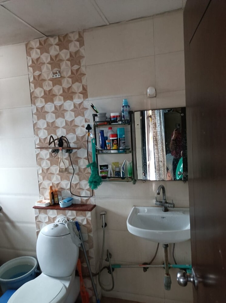 Bathroom, omaxe-heights 3 Bedroom 954 Sq.Ft. Apartment In Sector 86 Faridabad 8691420