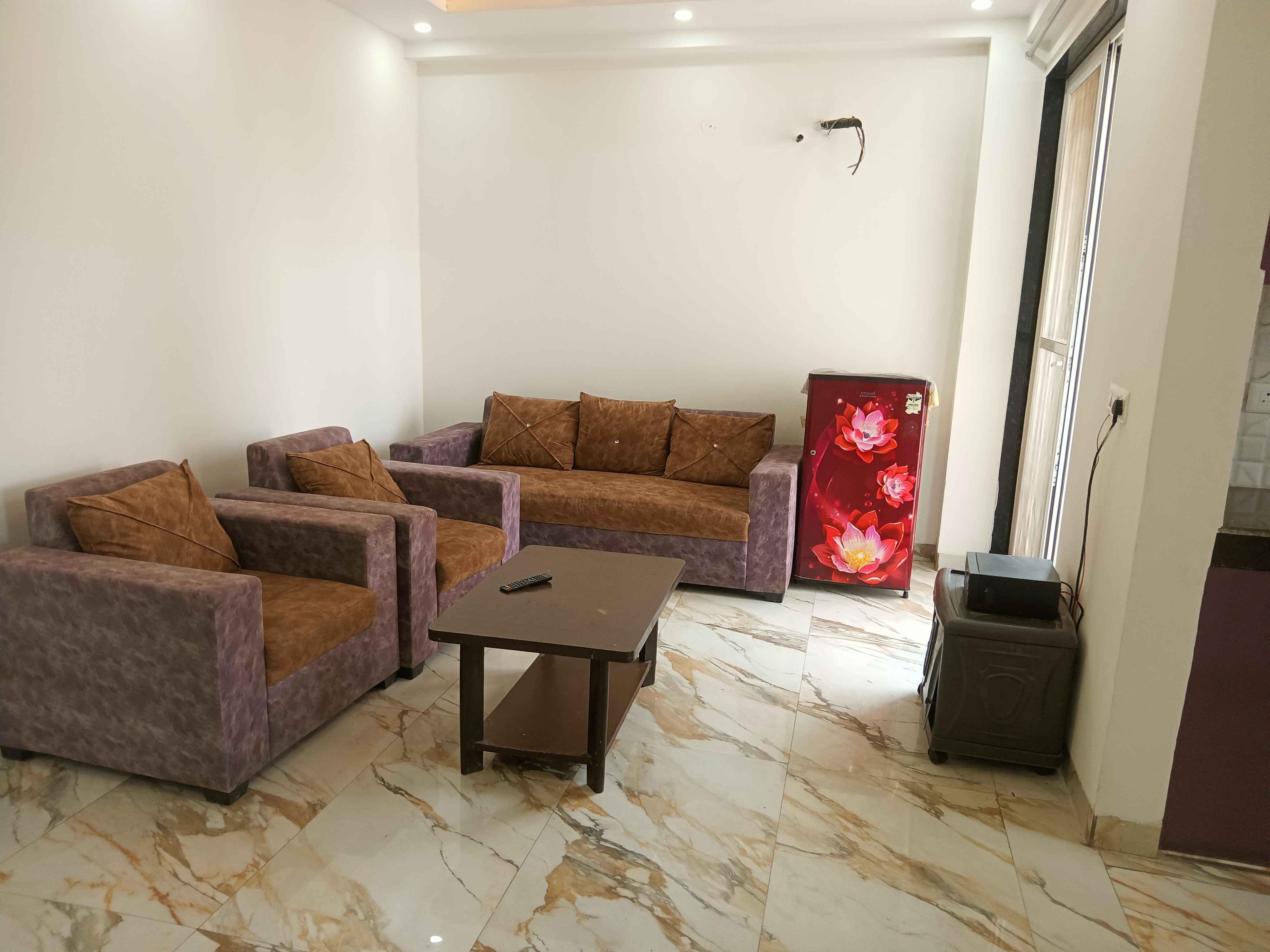 1 BHK + Pooja Room 600 Sq.Ft. Builder Floor in Cosmos Floors