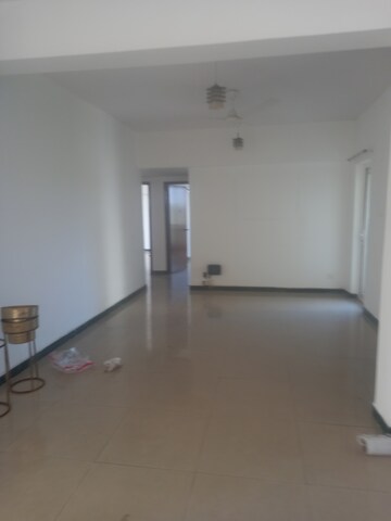 Furnished Amenities in 3 BHK Apartment at Sector 54 – for Rent