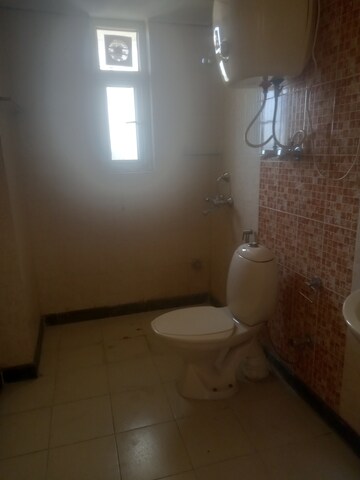 Bathroom in 3 BHK Apartment at Sector 54 – for Rent