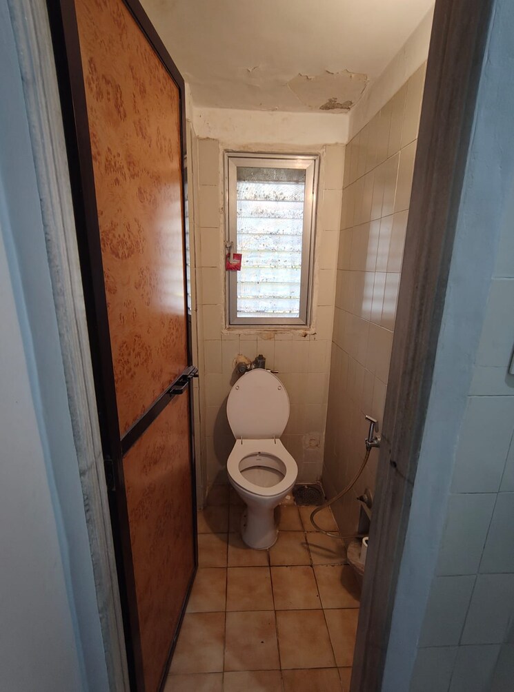 Bathroom, suncity-complex 2 Bedroom 850 Sq.Ft. Apartment In Powai Mumbai 8691486