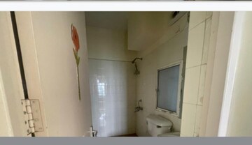 Building Lobby in 3 BHK Apartment at DLF The Carlton Estate, Dlf Phase V – for Rent